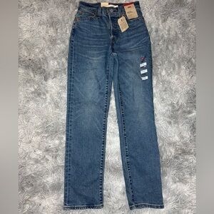 Levi’s Women’s High Rise Wedgie Straight Leg Jeans - Medium Wash Size 24x28 NWT